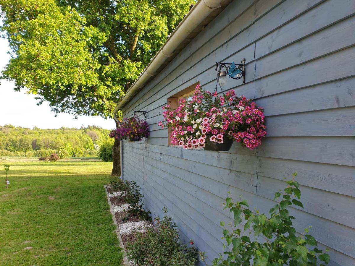 Charming Traditional 2-Bed Cottage Near Plemet Экстерьер фото